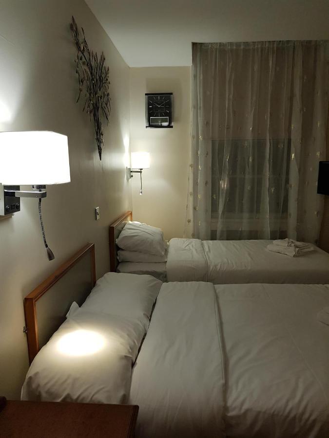 Linden Tree Bed and Breakfast Gloucester Exteriör bild